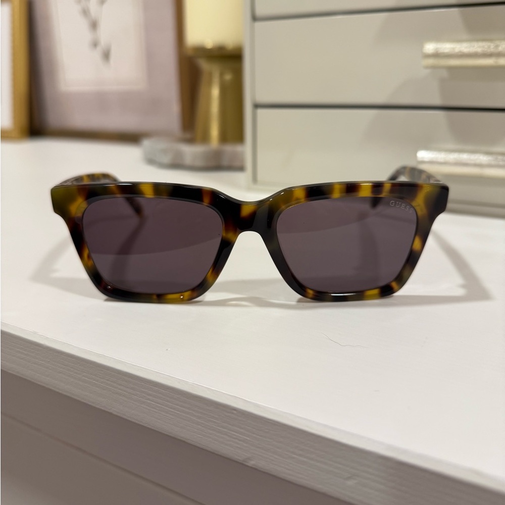 Guess Women’s Tortoise Shell Sunglasses